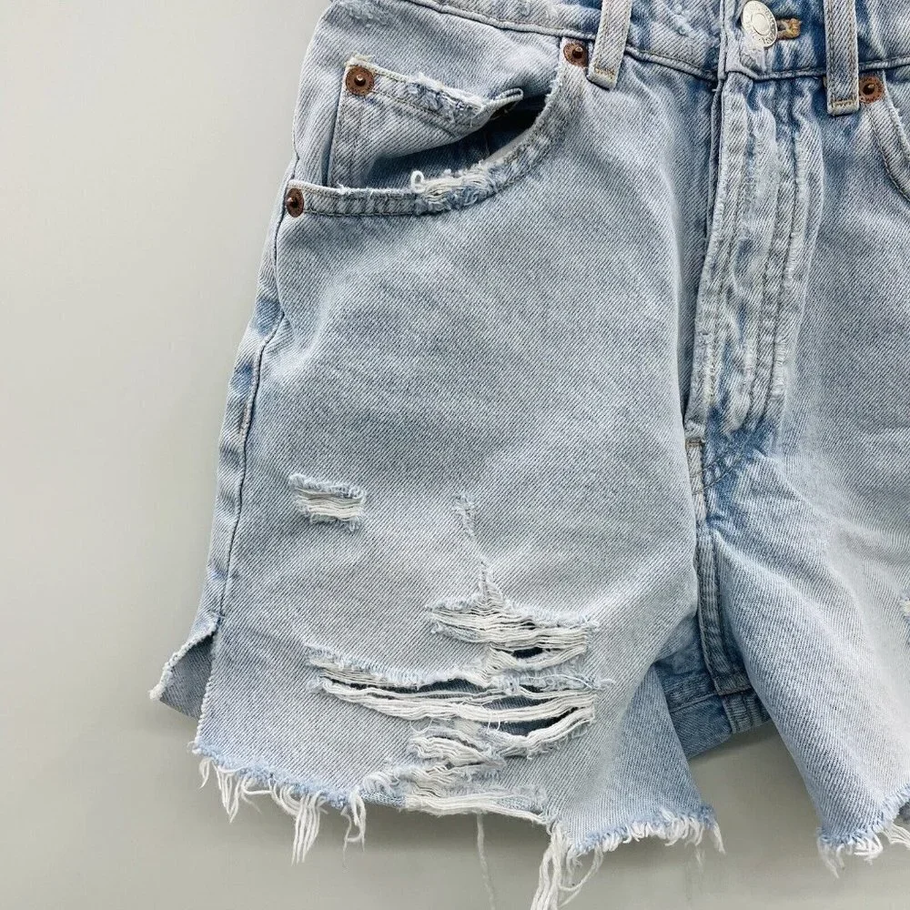 Zara‎ Womens Size 2 Distressed High Waisted Mom Fit Denim Shorts Light Blue 2295